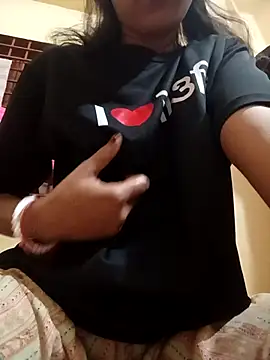 queenneha69 online show from April 14, 2:12 pm