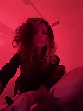 Snapshot of paranoidbimbo chatting on March 4, 3:18 pm paranoidbimbo online show from March 4, 3:18 pm