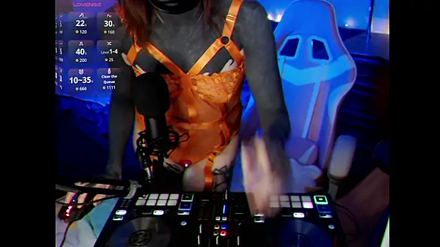 Snapshot of Gloomy_Suemi chatting on April 4, 4:15 pm Gloomy Suemi online show from April 4, 4:15 pm