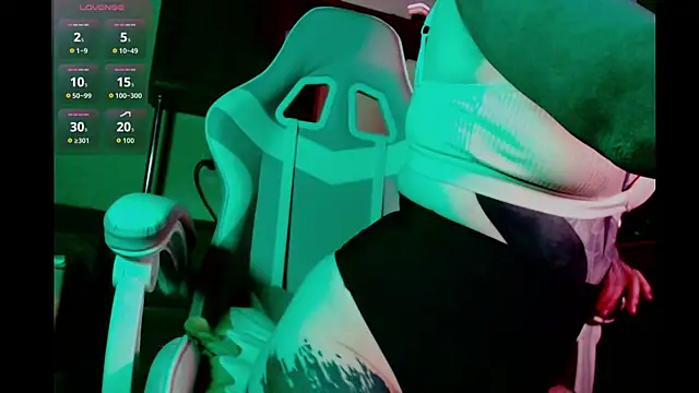 Snapshot of Gloomy_Suemi chatting on April 9, 3:28 pm Gloomy Suemi online show from April 9, 3:28 pm