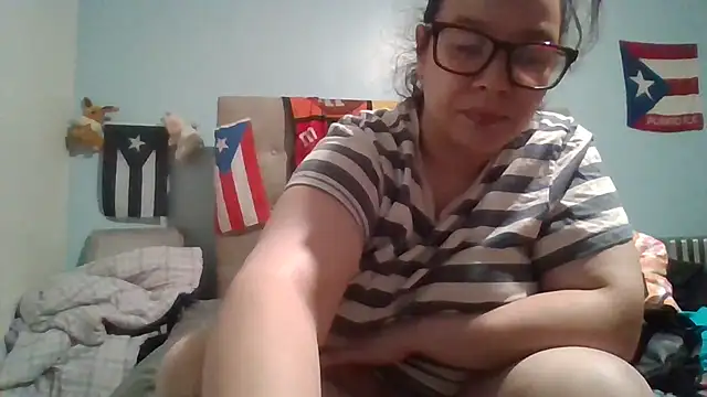 Snapshot of bellakay19 chatting on June 28, 5:13 am bellakay19 online show from June 28, 5:13 am