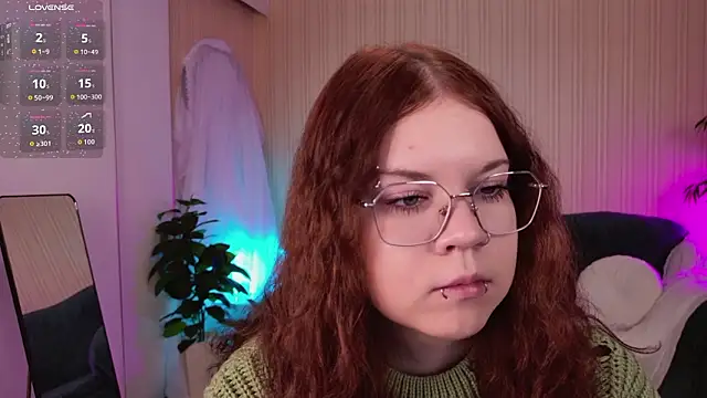 A Lot of Bunny online show from February 28, 7:09 am