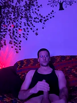 Snapshot of SirEl chatting on January 7, 5:32 am SirEl online show from January 7, 5:32 am