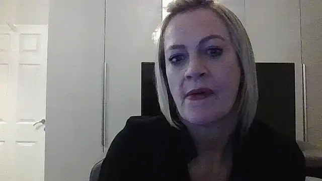 Milfshake227 online show from March 28, 11:26 pm