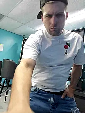 Snapshot of dccdc97 chatting on April 26, 7:55 pm dccdc97 online show from April 26, 7:55 pm
