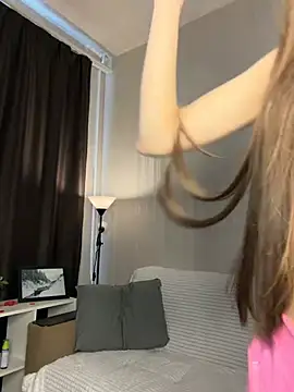 SkylineBliss online show from March 13, 9:27 am