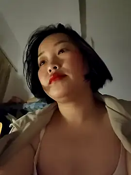 Snapshot of __BingBing__ chatting on February 23, 8:17 pm BingBing online show from February 23, 8:17 pm