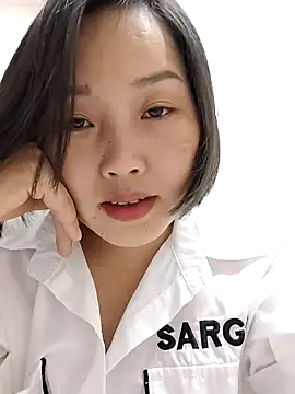 Snapshot of __BingBing__ chatting on February 27, 1:55 pm BingBing online show from February 27, 1:55 pm