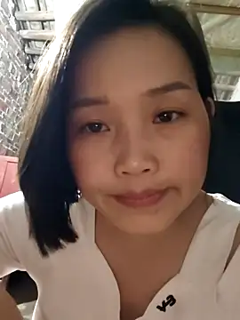 Snapshot of __BingBing__ chatting on March 1, 12:07 pm BingBing online show from March 1, 12:07 pm