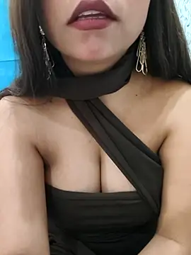 Hot Twinkle online show from February 11, 7:02 am