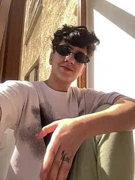 ravenryx online show from April 7, 12:05 pm