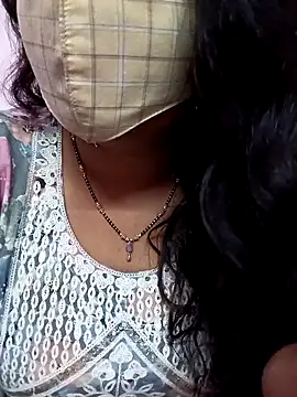 Snapshot of Ammu14399 chatting on February 13, 5:25 am Ammu14399 online show from February 13, 5:25 am