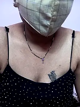 Snapshot of Ammu14399 chatting on February 13, 5:31 pm Ammu14399 online show from February 13, 5:31 pm