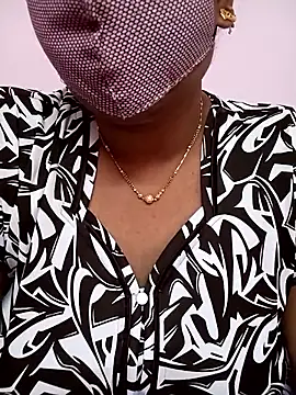 Snapshot of Ammu14399 chatting on March 1, 9:44 am Ammu14399 online show from March 1, 9:44 am