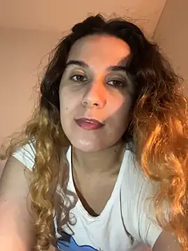 joanaguerreiru online show from February 11, 11:10 pm