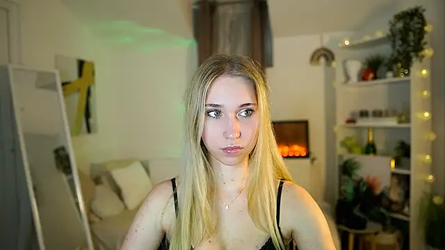 MilaBunny2000 online show from February 22, 2:37 pm