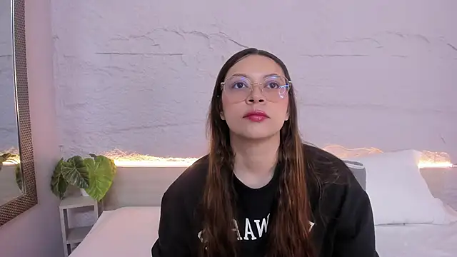 lanna 18  online show from March 11, 11:49 am