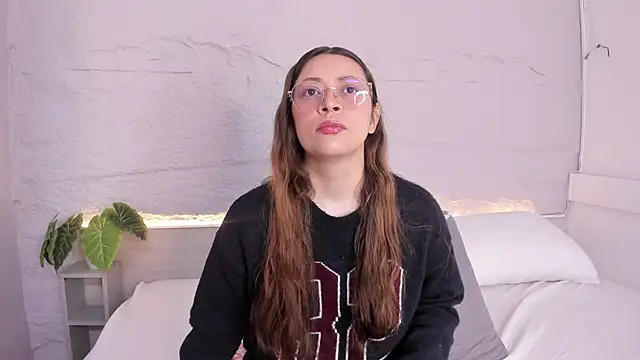 lanna 18  online show from March 23, 1:26 pm