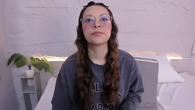 lanna 18  online show from March 26, 11:49 am