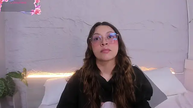 lanna 18  online show from April 7, 11:43 am