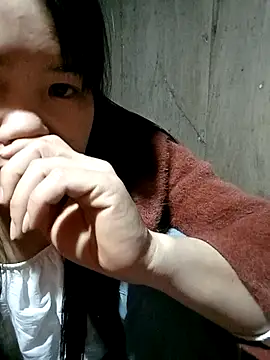 Snapshot of him220 chatting on February 5, 2:54 pm him220 online show from February 5, 2:54 pm