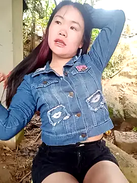 Snapshot of him220 chatting on March 18, 12:03 am him220 online show from March 18, 12:03 am