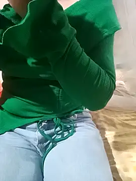 Snapshot of him220 chatting on April 9, 1:27 pm him220 online show from April 9, 1:27 pm