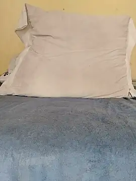 Snapshot of SkinnyDick26 chatting on August 4, 6:27 am SkinnyDick26 online show from August 4, 6:27 am
