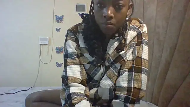 smily sophia online show from February 3, 7:57 am