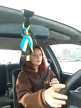 Lily Viola online show from March 24, 6:18 am