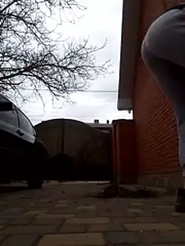 Lily Viola online show from April 8, 6:35 am