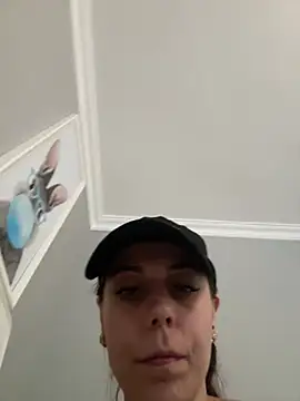 Snapshot of Luna_licous chatting on June 24, 11:20 am Luna licous online show from June 24, 11:20 am