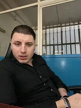 Snapshot of allee2206 chatting on March 1, 6:15 am allee2206 online show from March 1, 6:15 am