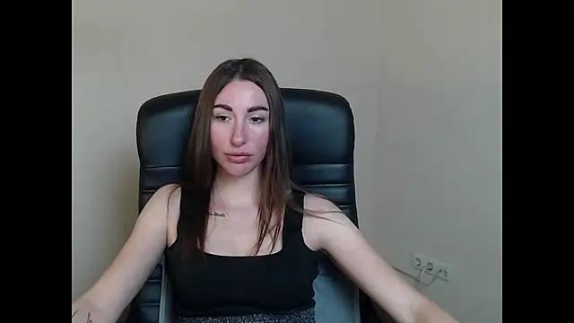 Snapshot of cammila_horn chatting on January 14, 6:24 pm cammila horn online show from January 14, 6:24 pm