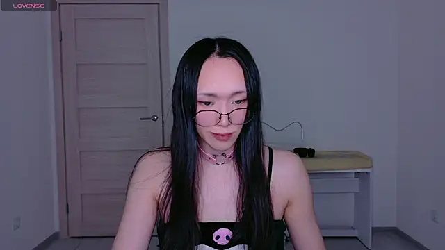 Snapshot of ChosenChampionofSlaanesh chatting on January 9, 12:02 am ChosenChampionofSlaanesh online show from January 9, 12:02 am