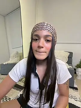 Snapshot of EVA_WILD1 chatting on February 20, 12:40 am EVA WILD1 online show from February 20, 12:40 am