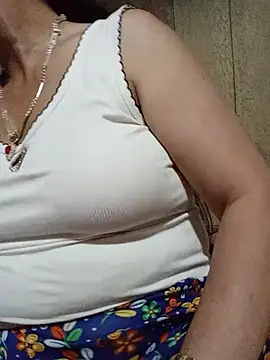 Snapshot of Agnes-baby chatting on June 27, 11:37 am Agnes-baby online show from June 27, 11:37 am