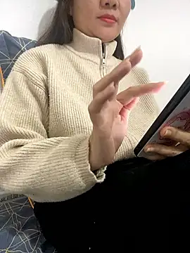 Avelyn-n online show from January 15, 6:29 am