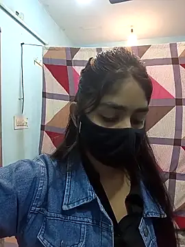 HotxMuskan online show from February 13, 10:00 am