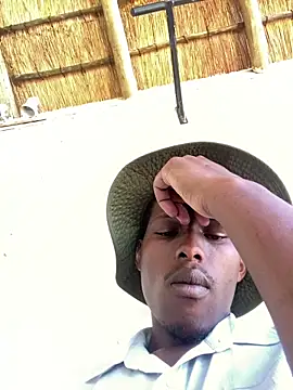 Snapshot of kwandero1234 chatting on March 7, 8:33 am kwandero1234 online show from March 7, 8:33 am