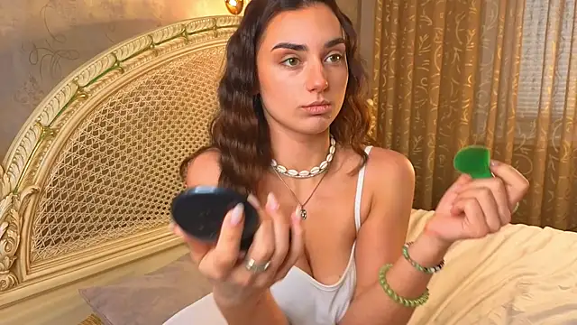 MinnaShummon online show from January 11, 9:58 am