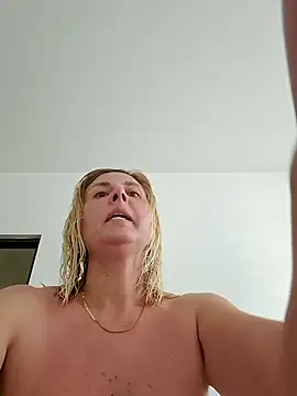 Snapshot of Amelia9798 chatting on June 9, 4:35 am Amelia9798 online show from June 9, 4:35 am