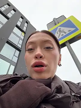 Snapshot of estalavista chatting on January 13, 10:53 am estalavista online show from January 13, 10:53 am