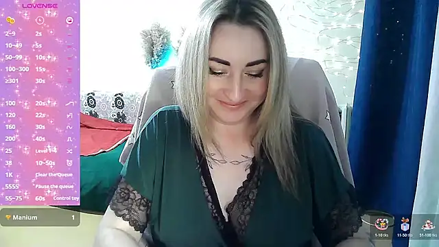 Snapshot of FoxyAnn12 chatting on March 30, 4:52 pm FoxyAnn12 online show from March 30, 4:52 pm