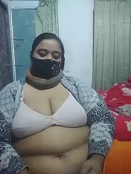 momo loves online show from February 9, 11:14 am