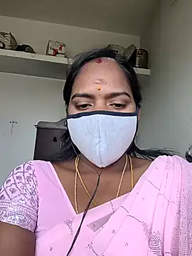 Snapshot of Tamil_Hot_Divya chatting on January 18, 7:23 am Tamil Hot Divya online show from January 18, 7:23 am