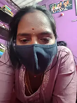 Snapshot of Tamil_Hot_Divya chatting on February 20, 9:10 am Tamil Hot Divya online show from February 20, 9:10 am