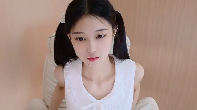 Snapshot of iiiiiiiiiu chatting on April 9, 6:13 am iiiiiiiiiu online show from April 9, 6:13 am