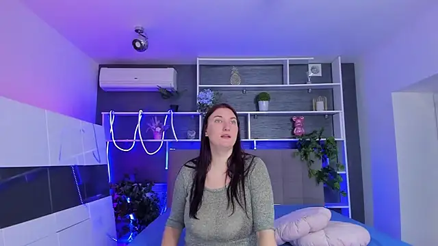 StephieRousee online show from April 27, 5:16 am