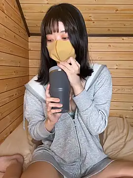 Snapshot of minami_room chatting on May 22, 12:33 pm minami room online show from May 22, 12:33 pm